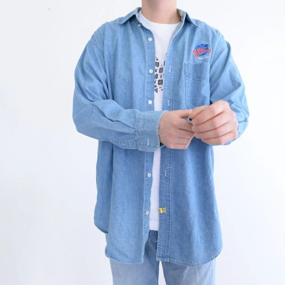 Vintage 1991 Planet  Hollywood Niagara Falls 91' Blue Denim Button Up Shirt - Picture 2 of 12